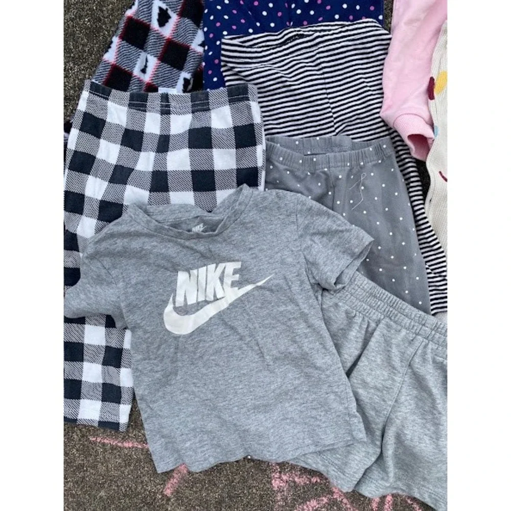 Baby Girl Clothes Lot‎ Nike Old Navy Gap Cardigans Leggings Sleeper 12M 18M - Picture 8 of 8